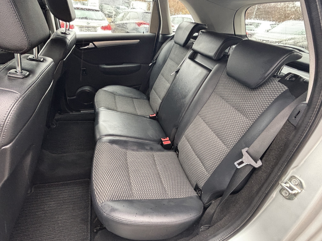 Mercedes-Benz 190 2.0CDI - автомобили, коли, обяви за нови и употребявани 8