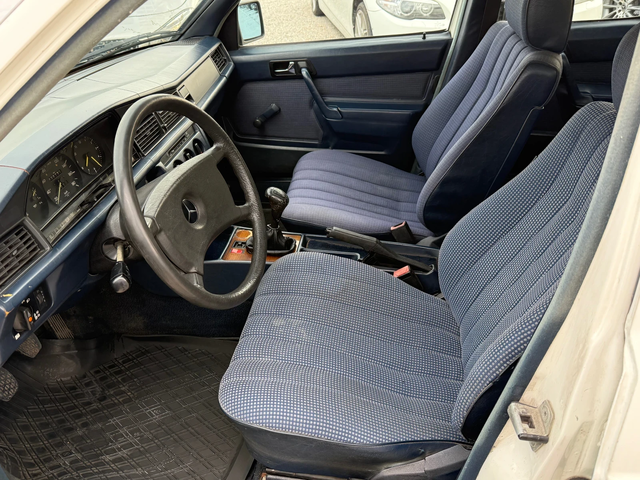 Mercedes-Benz 190 2.0D* 1985г* БЕЗ РЪЖДИ* ТЯСНАТА ЛАЙСНА* - автомобили, коли, обяви за нови и употребявани 7