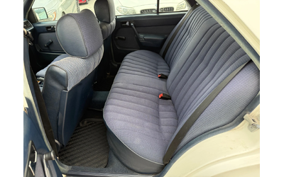 Mercedes-Benz 190 2.0D* 1985г* БЕЗ РЪЖДИ* ТЯСНАТА ЛАЙСНА* - автомобили, коли, обяви за нови и употребявани 9