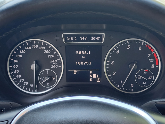 Mercedes-Benz 190 7G - автомобили, коли, обяви за нови и употребявани 7
