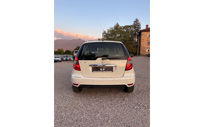 mercedes-benz-190-cdi-premium - 4