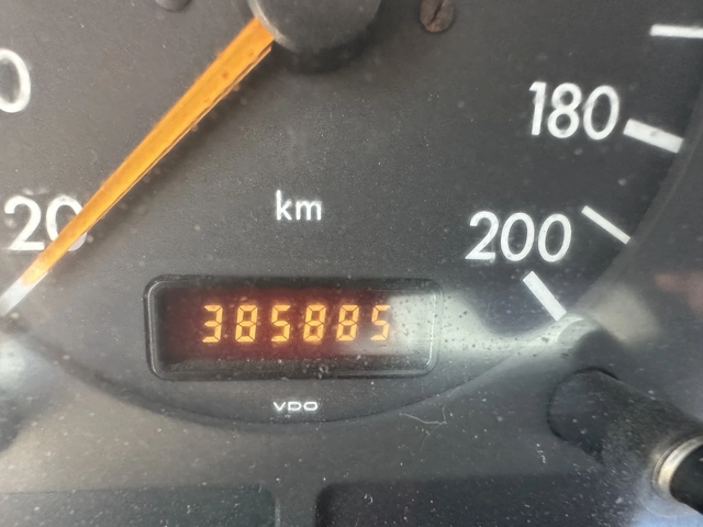 Mercedes-Benz 212 - автомобили, коли, обяви за нови и употребявани 13