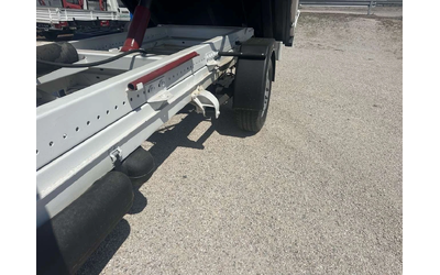 Mercedes-Benz 212 - автомобили, коли, обяви за нови и употребявани 8