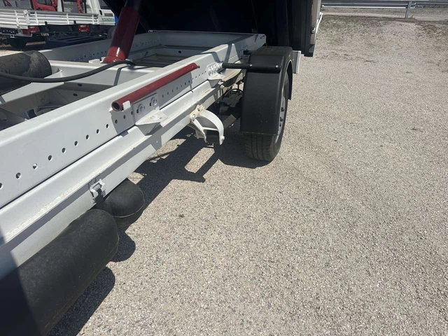 Mercedes-Benz 212 - автомобили, коли, обяви за нови и употребявани 8