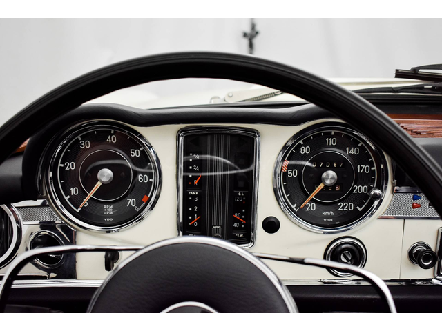 Mercedes-Benz 230 SL - автомобили, коли, обяви за нови и употребявани 16