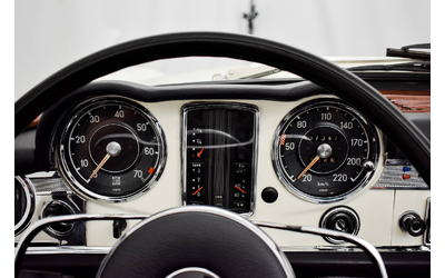 Mercedes-Benz 230 SL - автомобили, коли, обяви за нови и употребявани 33