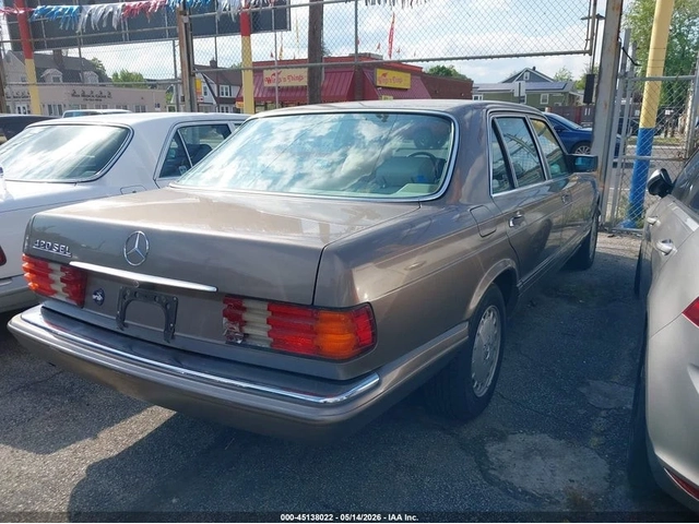 Mercedes-Benz 420 SEL - автомобили, коли, обяви за нови и употребявани 3