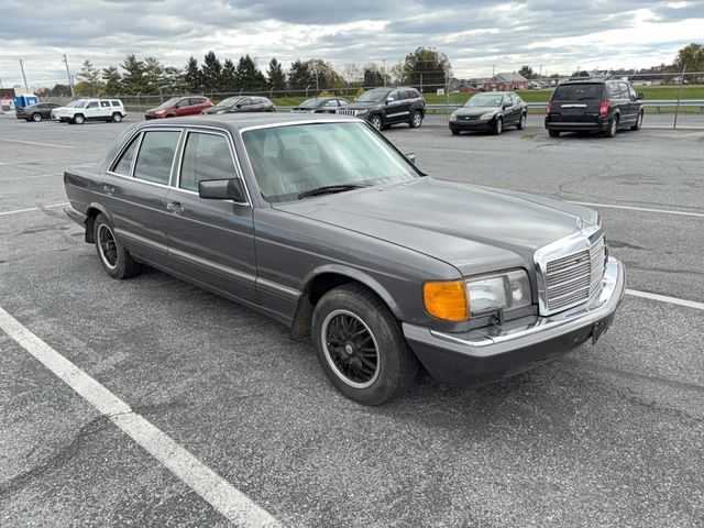 Mercedes-Benz 560 SEL - автомобили, коли, обяви за нови и употребявани 0