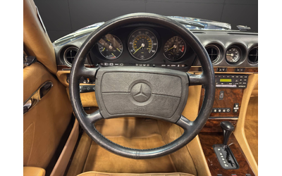 Mercedes-Benz 560 SL - автомобили, коли, обяви за нови и употребявани 10