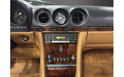 Mercedes-Benz 560 SL - автомобили, коли, обяви за нови и употребявани 30