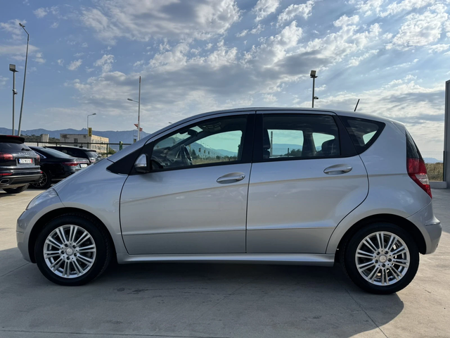 Mercedes-Benz A 180 CDI* 109ps* 6ск* ПАРКТРОНИЦИ - автомобили, коли, обяви за нови и употребявани 1