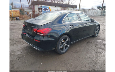 mercedes-benz-a-220-2-0l-i-4-di-dohc-vvt-turbo-188hp-all-wheel-drive - 3