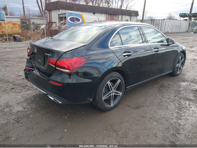 Mercedes-Benz A 220 2.0L I-4 DI, DOHC, VVT, TURBO, 188HP All Wheel Drive - автомобили, коли, обяви за нови и употребявани 3