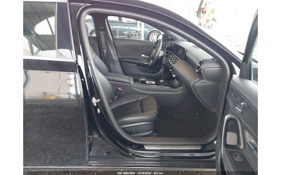 mercedes-benz-a-220-2-0l-i-4-di-dohc-vvt-turbo-188hp-all-wheel-drive - 4