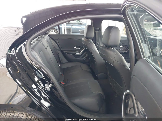 Mercedes-Benz A 220 2.0L I-4 DI, DOHC, VVT, TURBO, 188HP All Wheel Drive - автомобили, коли, обяви за нови и употребявани 7