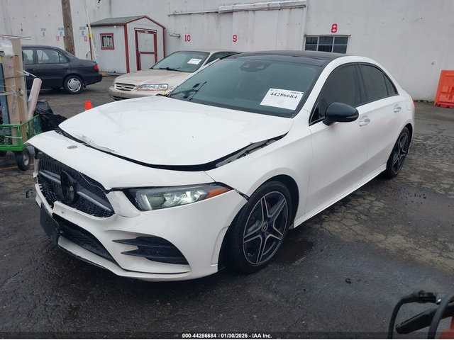 Mercedes-Benz A 220 2.0L I-4 DI, DOHC, VVT, TURBO, 188HP All Wheel Drive - автомобили, коли, обяви за нови и употребявани 1