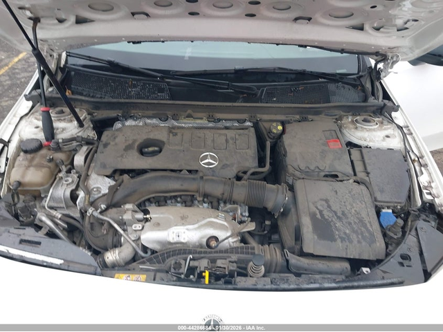 Mercedes-Benz A 220 2.0L I-4 DI, DOHC, VVT, TURBO, 188HP All Wheel Drive - автомобили, коли, обяви за нови и употребявани 9