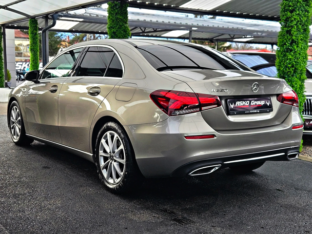Mercedes-Benz A 220 AMG/DIGITAL/CAMERA/PANO/ПОДГРЕВ/CAR PLAY/AMBIENT - автомобили, коли, обяви за нови и употребявани 6
