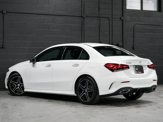 Mercedes-Benz A 220 * AMG Line * HeadUp * * AвтоКредит* (ЦЕНА ДО БГ) - автомобили, коли, обяви за нови и употребявани 3