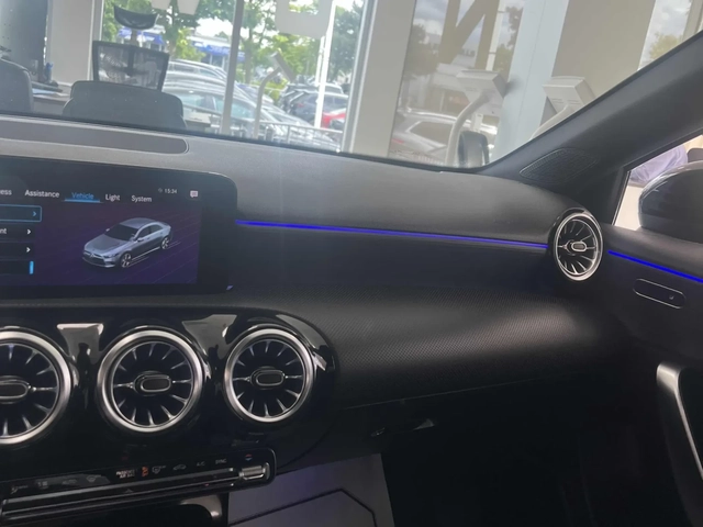 Mercedes-Benz A 220 4MATIC Sedan * CARFAX * АВТО КРЕДИТ * - автомобили, коли, обяви за нови и употребявани 7