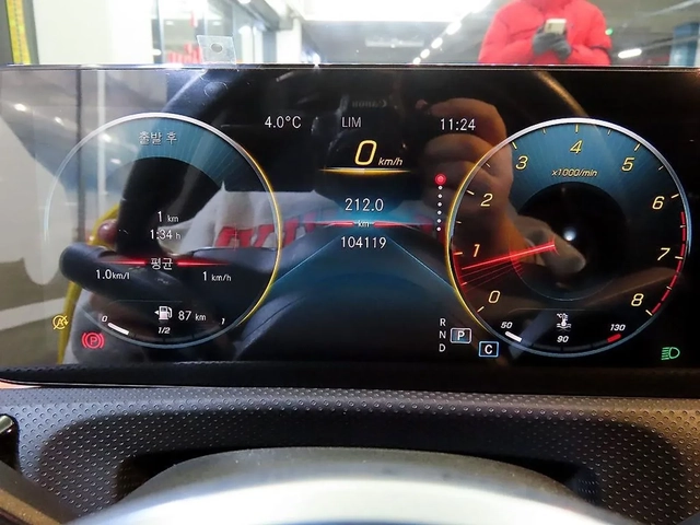 Mercedes-Benz A 220 * ДИГИТАЛ* АМБИЕНТ* ПАМЕТ* LED ФАРОВЕ* КАМЕРА * ПО - автомобили, коли, обяви за нови и употребявани 8