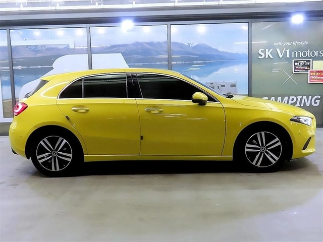 Mercedes-Benz A 220 * ДИГИТАЛ* АМБИЕНТ* ПАМЕТ* LED ФАРОВЕ* КАМЕРА * ПО - автомобили, коли, обяви за нови и употребявани 1
