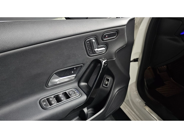 Mercedes-Benz A 220 - автомобили, коли, обяви за нови и употребявани 9
