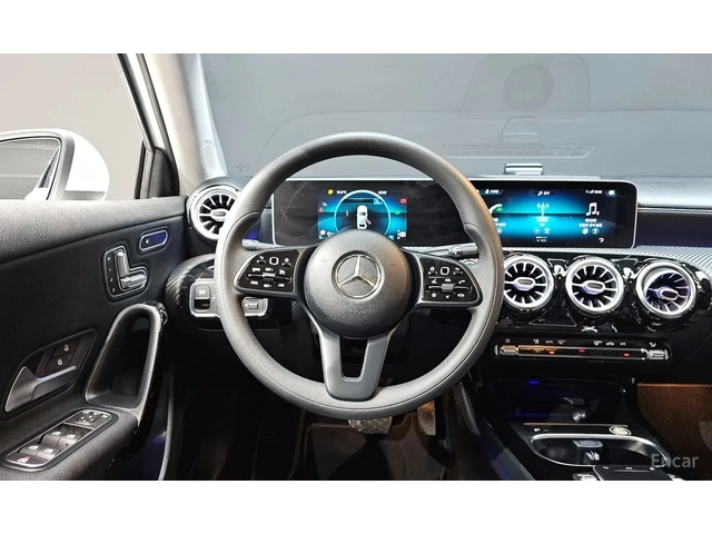 Mercedes-Benz A 220 - автомобили, коли, обяви за нови и употребявани 9