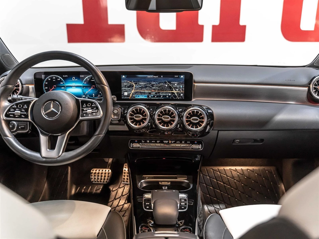 Mercedes-Benz A 250 AMG PKG NIGHT PKG С РЕГИСТРАЦИЯ & АВТО КРЕДИТ - автомобили, коли, обяви за нови и употребявани 8