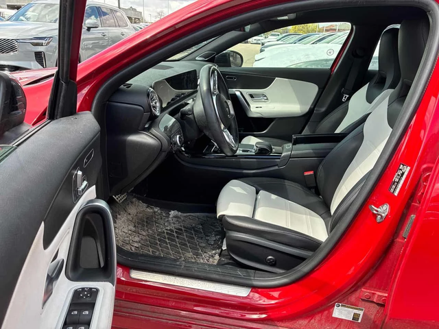 Mercedes-Benz A 250 | DISTRONIC | ПОДГРЕВ | ПАНОРАМА | CARFAX | - автомобили, коли, обяви за нови и употребявани 4