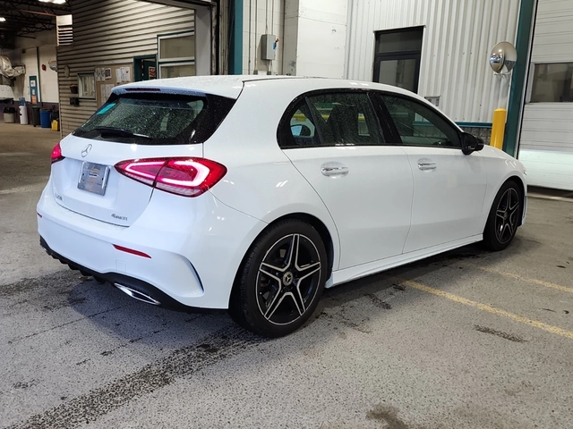 Mercedes-Benz A 250 2 КЛЮЧА * ПАНОРАМА * ПОДГРЕВИ * CARFAX - автомобили, коли, обяви за нови и употребявани 2