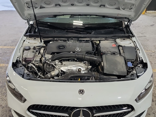 Mercedes-Benz A 250 2 КЛЮЧА * ПАНОРАМА * ПОДГРЕВИ * CARFAX - автомобили, коли, обяви за нови и употребявани 6