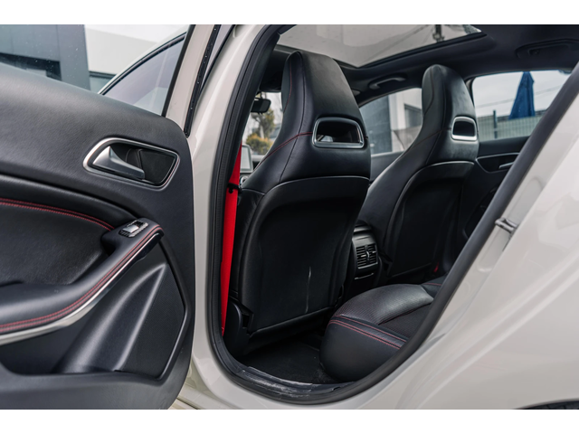 Mercedes-Benz A45 AMG 4 MATIC - EDITION ONE - БЯЛА ПЕРЛА! - автомобили, коли, обяви за нови и употребявани 14