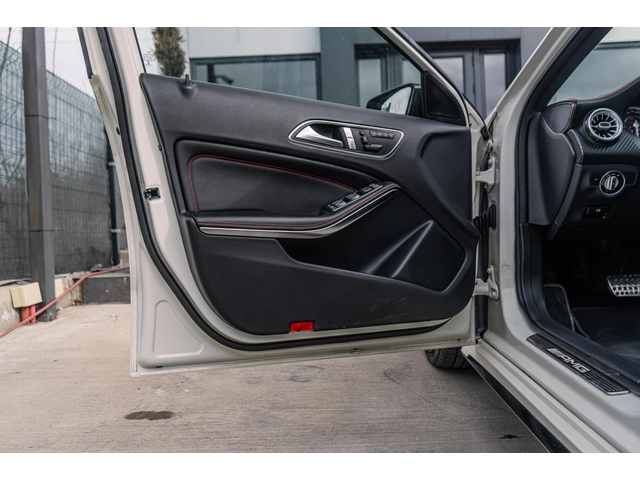 Mercedes-Benz A45 AMG 4 MATIC - EDITION ONE - БЯЛА ПЕРЛА! - автомобили, коли, обяви за нови и употребявани 6