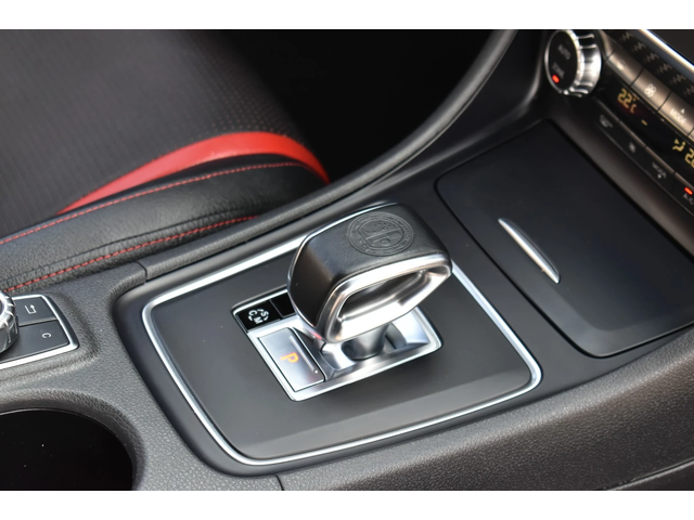 Mercedes-Benz A45 AMG F1-EDITION - автомобили, коли, обяви за нови и употребявани 12