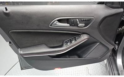 Mercedes-Benz A45 AMG AMG 4 MATIC * FULL EXTRAS - автомобили, коли, обяви за нови и употребявани 12