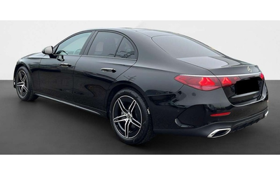 mercedes-benz-amg-gt-4-door-coupe-e-200-amg-line - 3