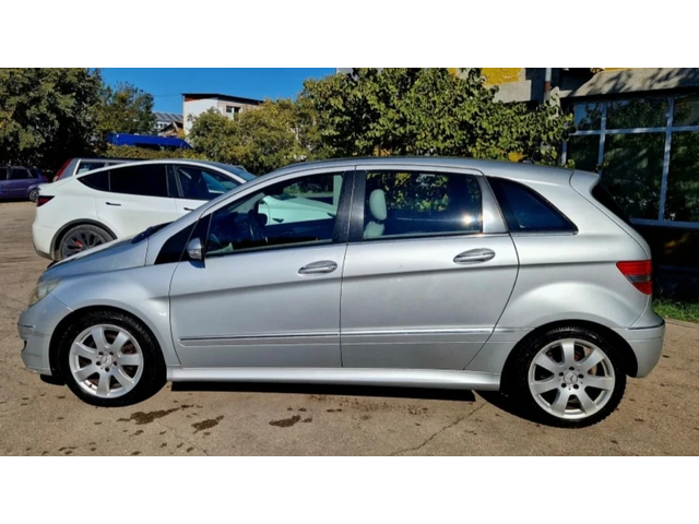 Mercedes-Benz B 180 201х.км/ОБСЛУЖЕН/ - автомобили, коли, обяви за нови и употребявани 6