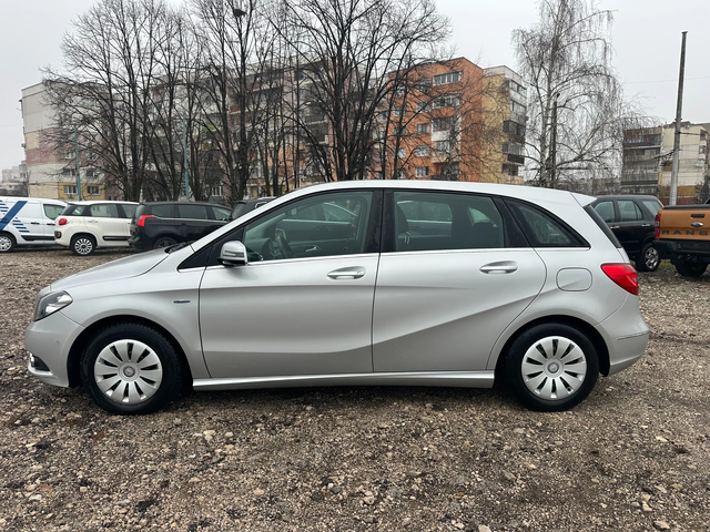 Mercedes-Benz B 180 1.6Ti 122kc NAVI TOPPPPP - автомобили, коли, обяви за нови и употребявани 1