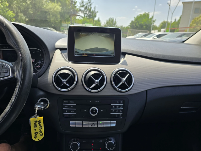 Mercedes-Benz B 180 Топ състояние - автомобили, коли, обяви за нови и употребявани 14