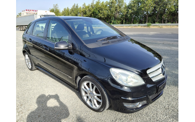 mercedes-benz-b-220-cdi - 1