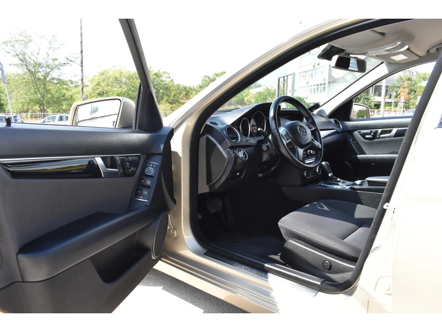 Mercedes-Benz C 180 COMPRESSOR* GOLD-EDITION* AUTOMAT - автомобили, коли, обяви за нови и употребявани 8