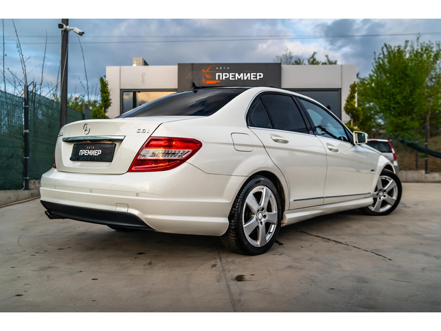 Mercedes-Benz C 200 i AMG ПАКЕТ - FULL - БЯЛА ПЕРЛА - 6М ГАРАНЦИЯ! - автомобили, коли, обяви за нови и употребявани 3