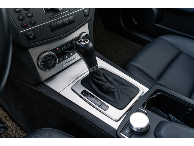 Mercedes-Benz C 200 i AMG ПАКЕТ - FULL - БЯЛА ПЕРЛА - 6М ГАРАНЦИЯ! - автомобили, коли, обяви за нови и употребявани 7