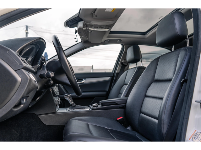 Mercedes-Benz C 200 i AMG ПАКЕТ - FULL - БЯЛА ПЕРЛА - 6М ГАРАНЦИЯ! - автомобили, коли, обяви за нови и употребявани 9