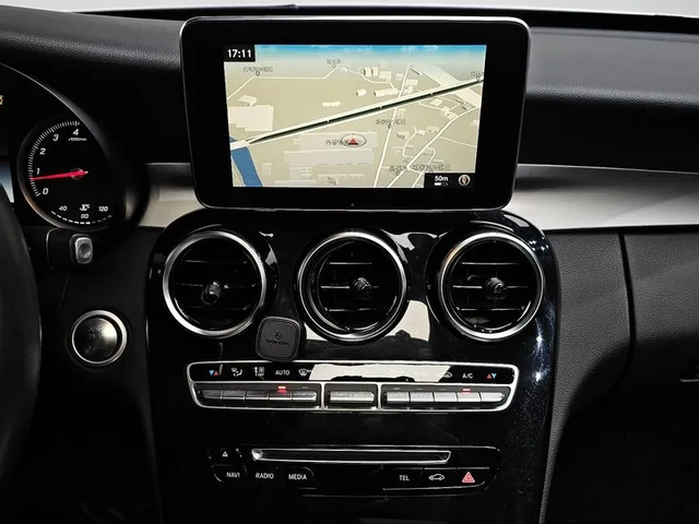 Mercedes-Benz C 200 - автомобили, коли, обяви за нови и употребявани 15