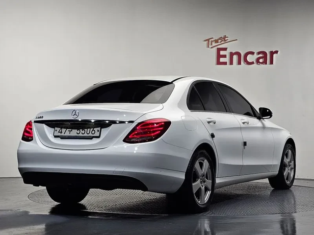 Mercedes-Benz C 200 - автомобили, коли, обяви за нови и употребявани 1