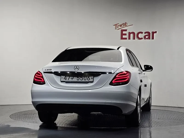 Mercedes-Benz C 200 - автомобили, коли, обяви за нови и употребявани 3