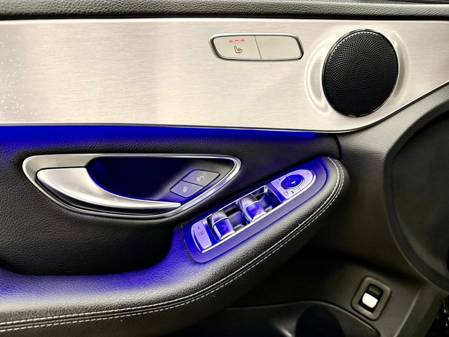 Mercedes-Benz C 200 4Matic * EQ Boost * Подгрев * Лизинг - автомобили, коли, обяви за нови и употребявани 6