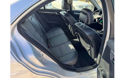 Mercedes-Benz C 220 -CDI-NAVI-XENON-AVTOMAT - автомобили, коли, обяви за нови и употребявани 11